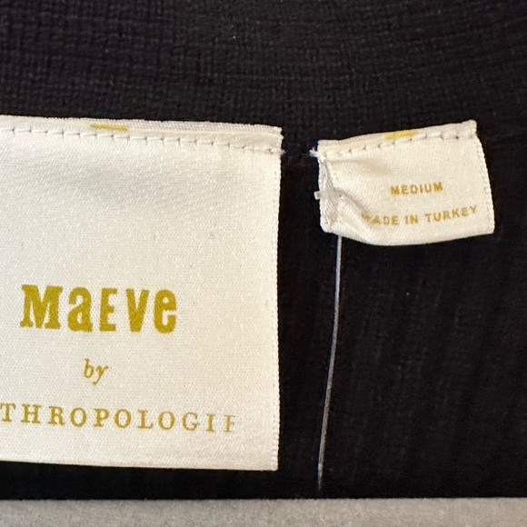 Black Ribbed V-Neck Top - Picture 2 of 2